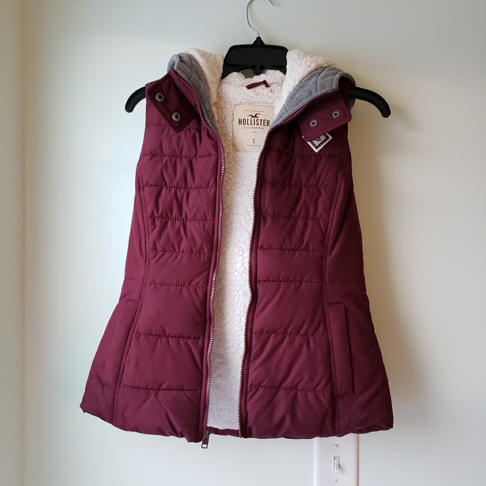 Hollister Puffer Vest